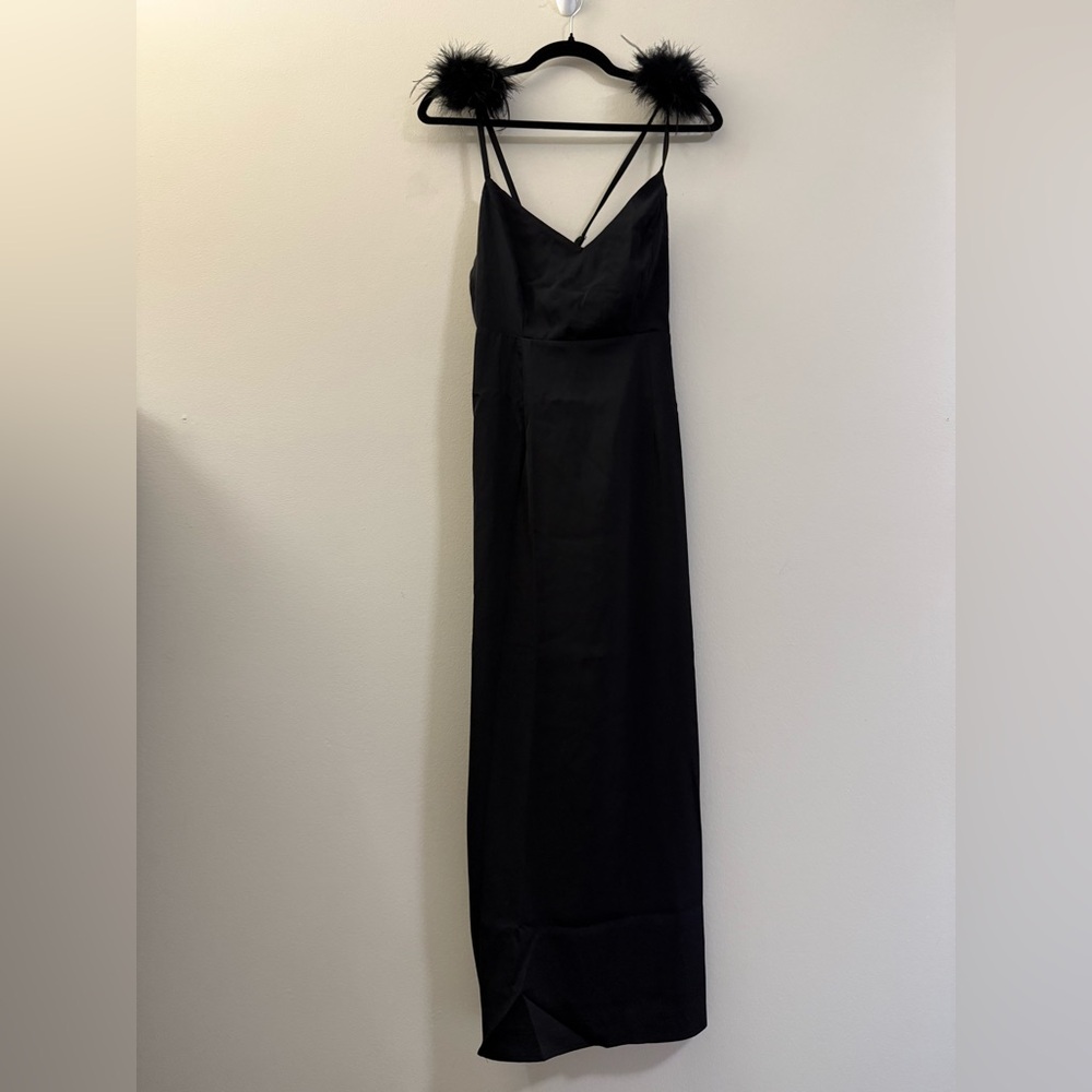 NWT Lulu’s Exquisite Invite Feather Pom‎ Pom Maxi Dress in Black - S